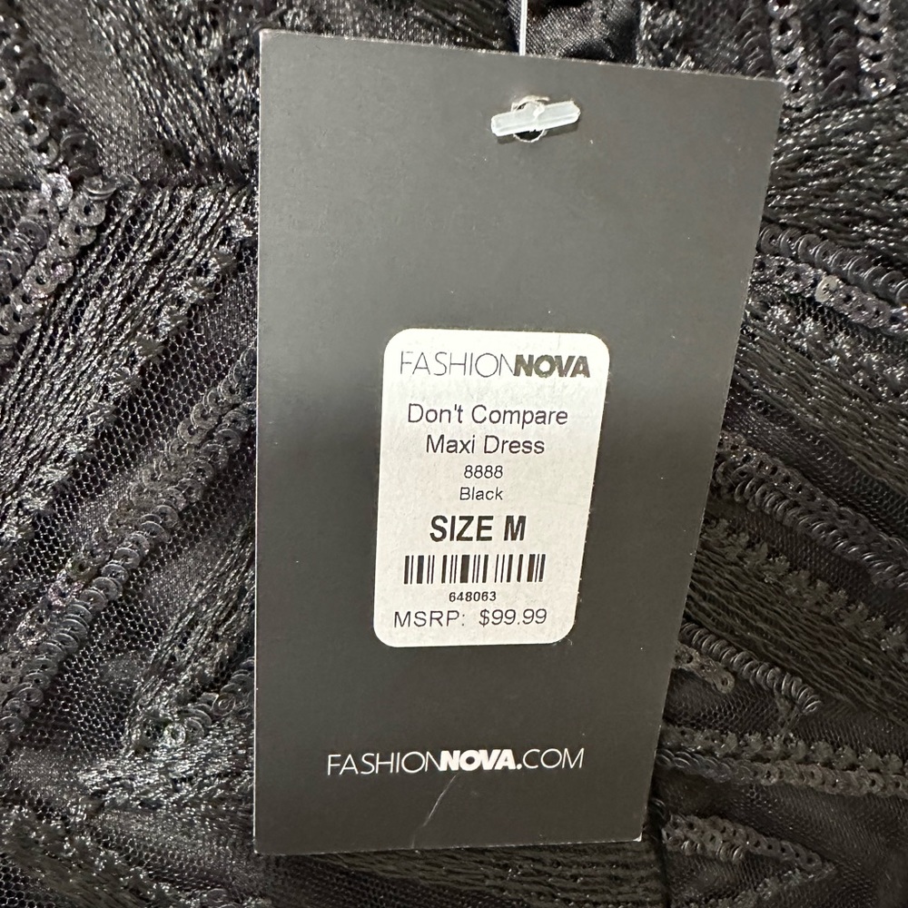 Maxi black dress size M - fashion nova . Bundle ( dress , shoes and a necklace- - Picture 4 of 8